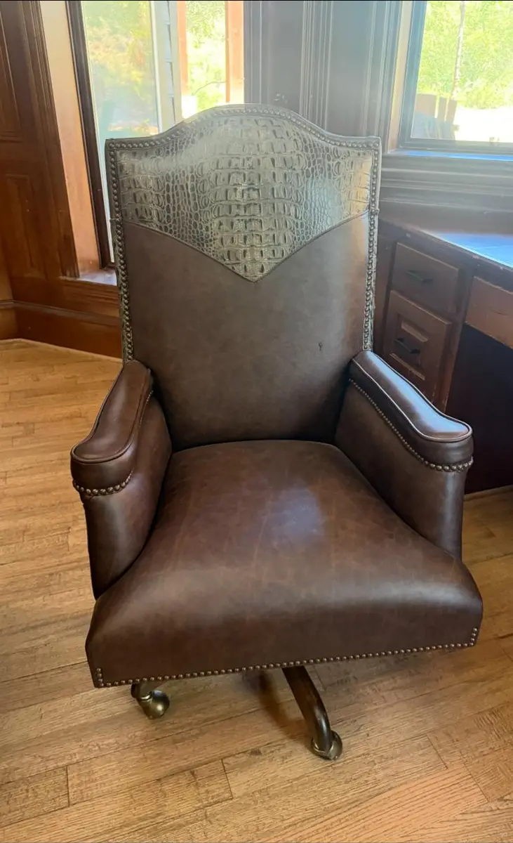 Western executive office chair in brown leather with crocodile embossed back, Weatherford TX